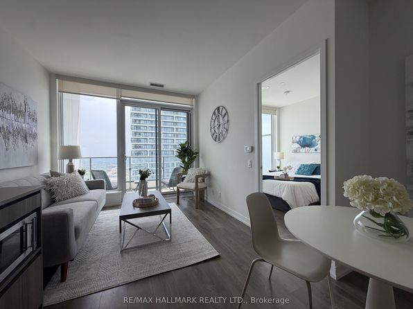 898 Portage Pkwy #4308, Vaughan, ON L4K 4Z4