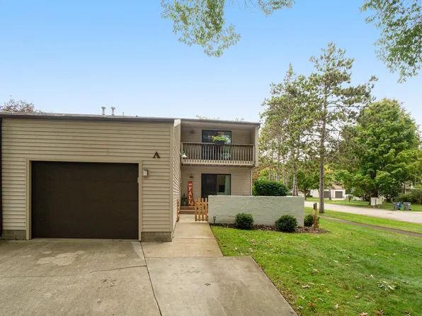 17472 Dunewood Ct Unit A, Spring Lake, MI 49456