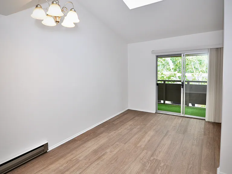 1621 Hotel Cir S #E304 — Photo 9