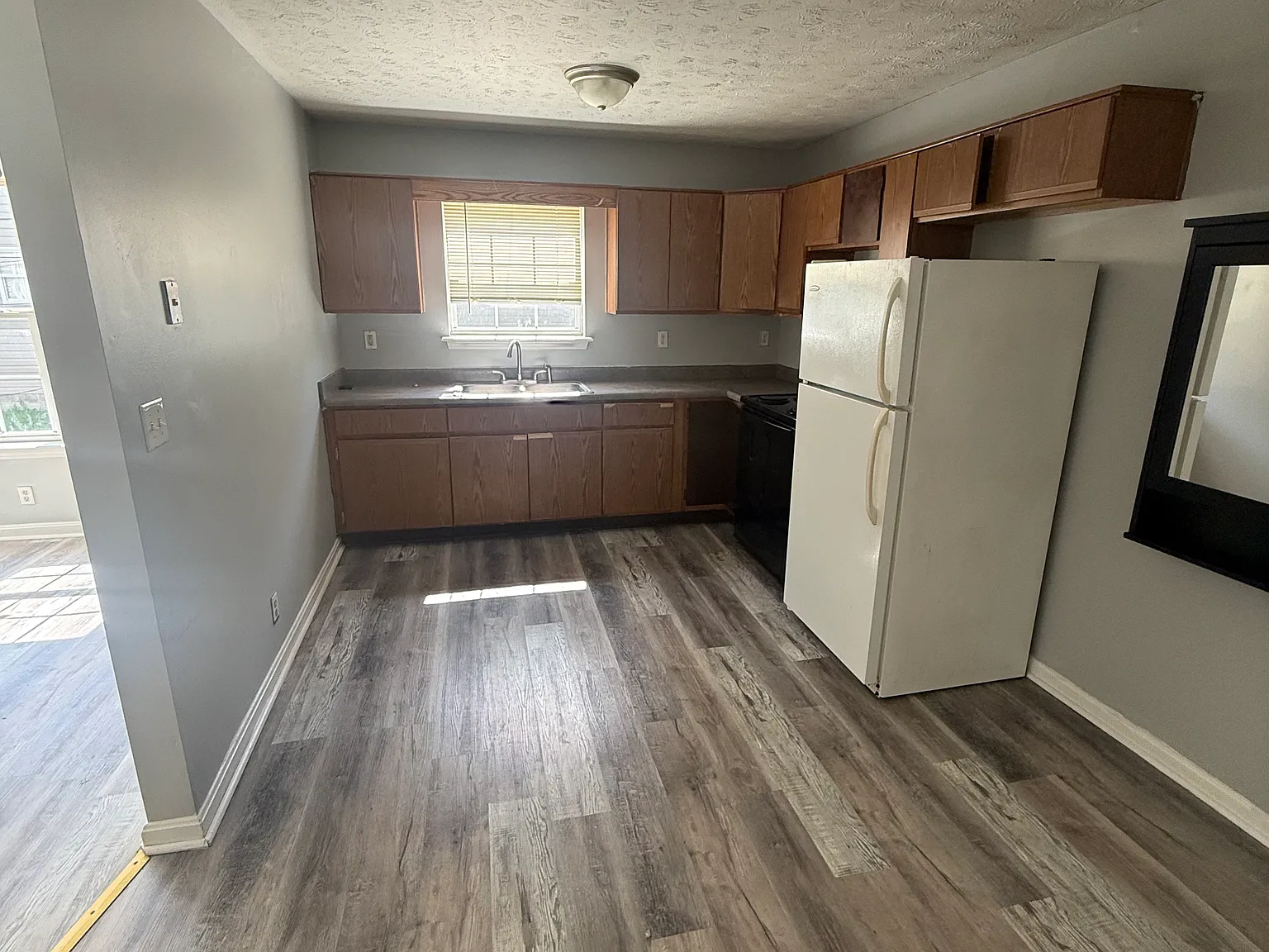 3 bed, 1200 sqft, $1,250 — Photo 2