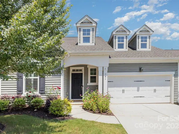 101 Daybreak Ln, Belmont, NC 28012
