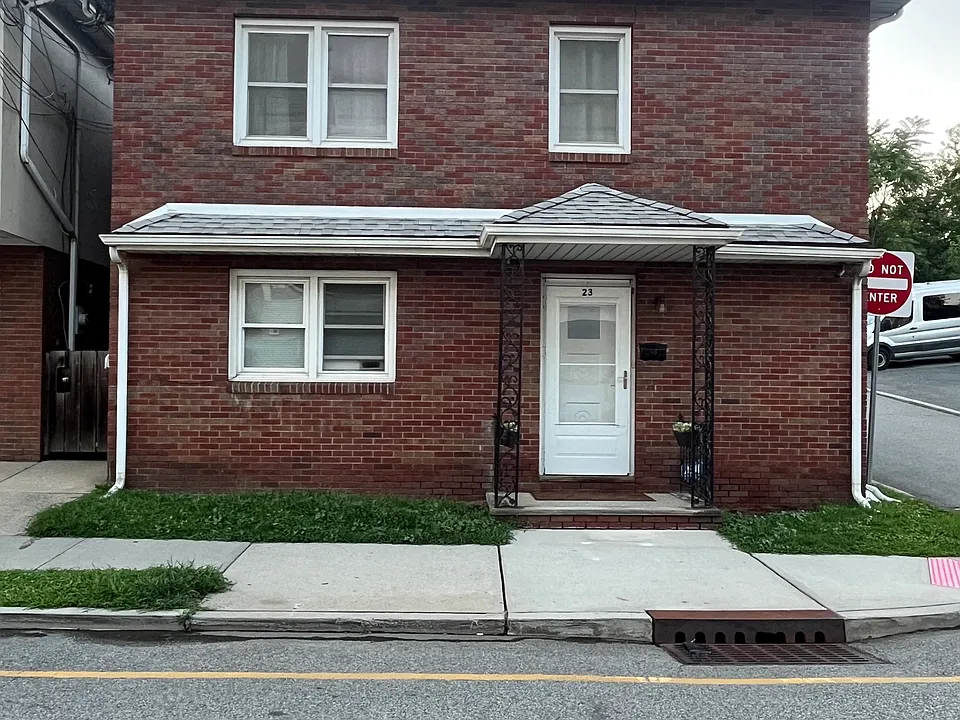 23 Westminster Pl #1
