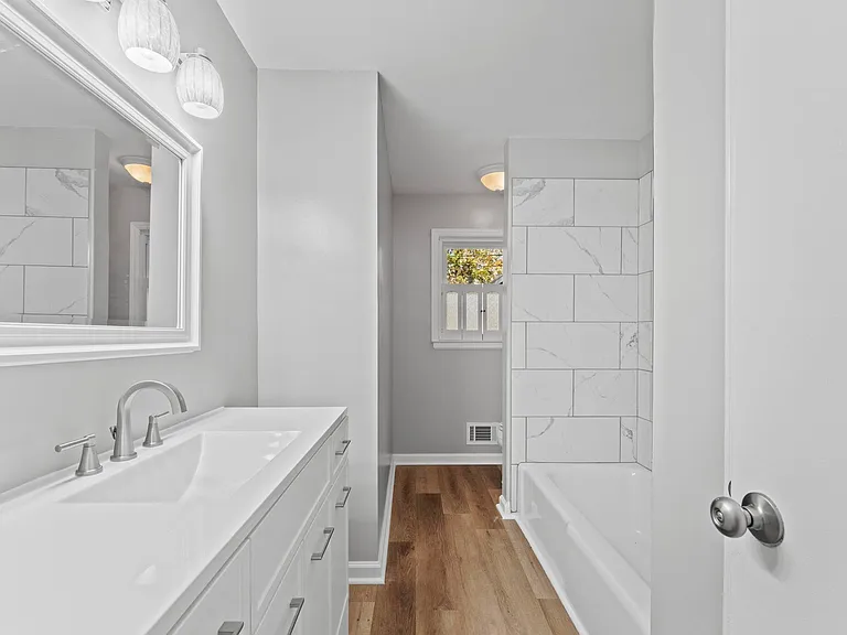 1115 Gardendale Dr — Photo 17