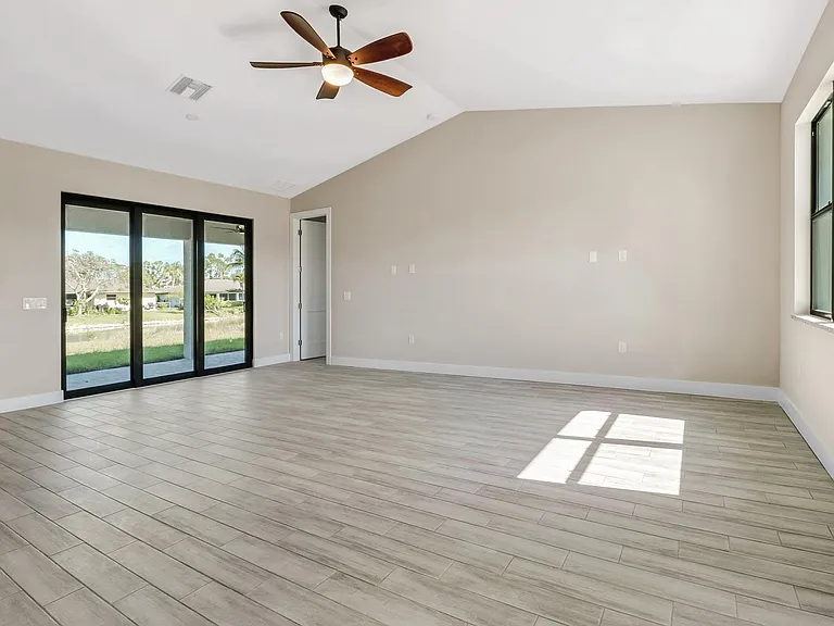 10621 Landau Ln — Photo 13