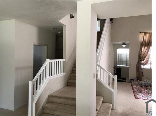 8582 Dianthus Way