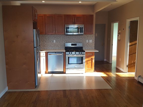 2nd image of 688 Halsey St #6B