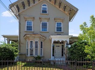 95 Nesmith St, Lowell, MA 01852