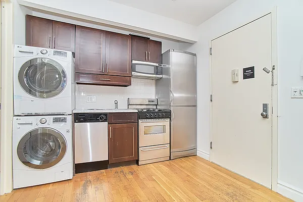 Rented by Keller Williams NYC | media 20