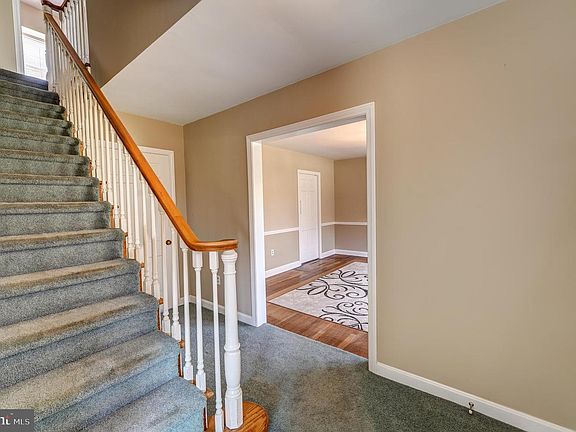 4th image of 1008 Turner Ave