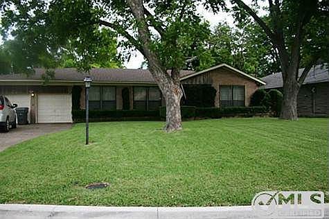 3rd image of 1938 Riverway Dr