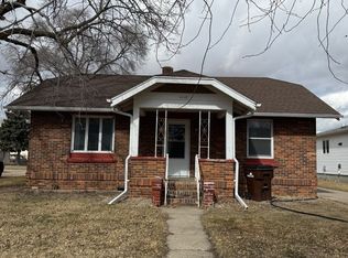 1112 E 6th St, Mitchell, SD 57301