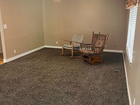 4th image of 990 N Long St