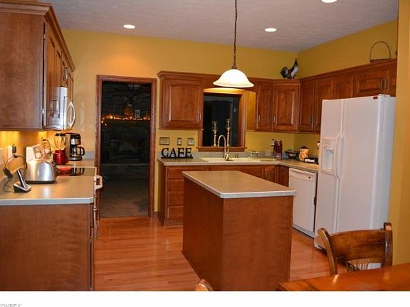 5th image of 1550 Smith Dr