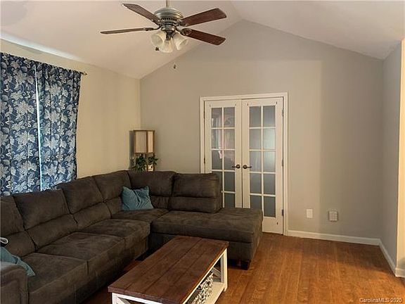 4th image of 309 Mel Ln
