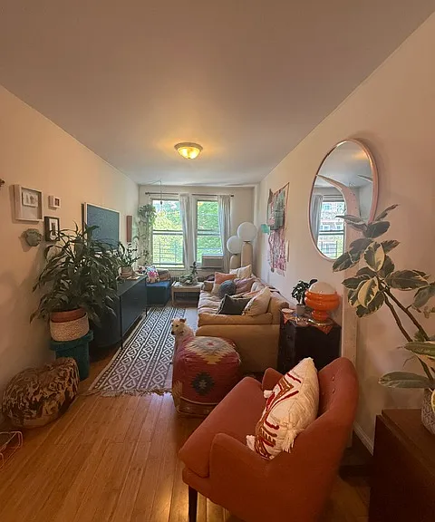 594 17th St #2F — Photo 1