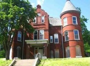 726 W 6th St, Davenport, IA