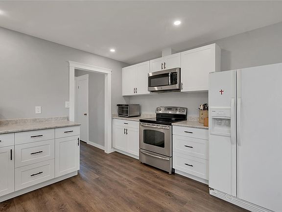 4th image of 277 Carolyn Rd