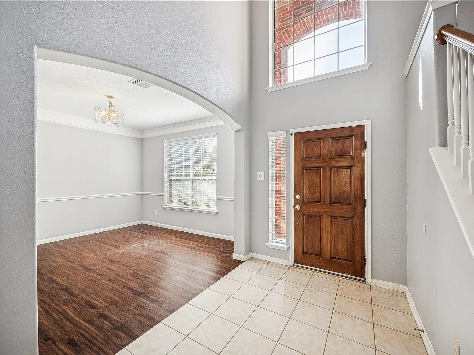 5 bed, 3.5 bath, 3529 sqft, $3,000 — Photo 2