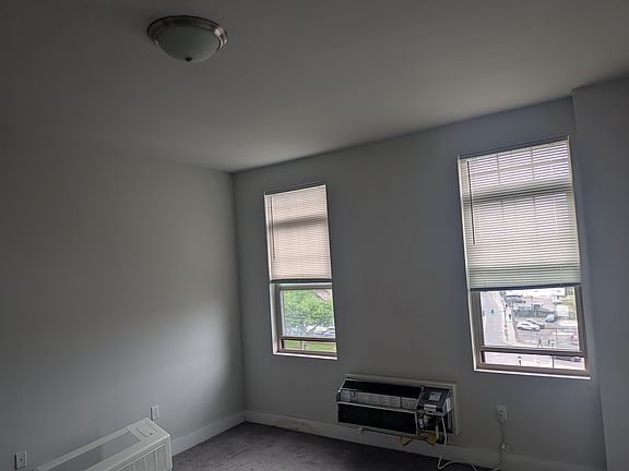 3rd image of 72 Ashburton Ave #6B