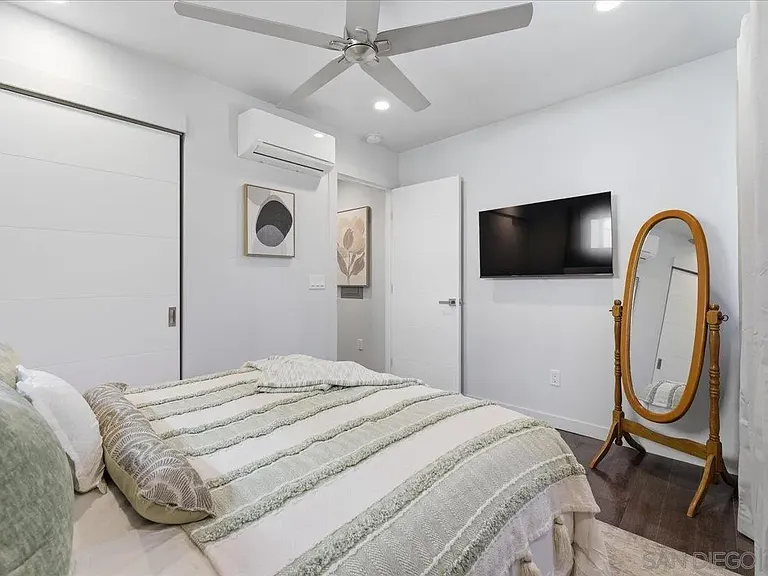 5447 Soledad Rd — Photo 20