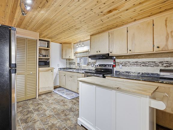 4th image of 2401 Ord Rd #105