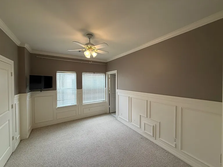 621 Hartman St — Photo 24