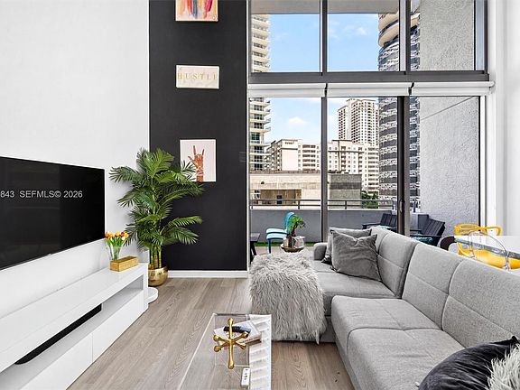 3rd image of 1050 Brickell Ave APT 420