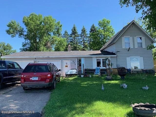 2nd image of 302 Birch Ave NE