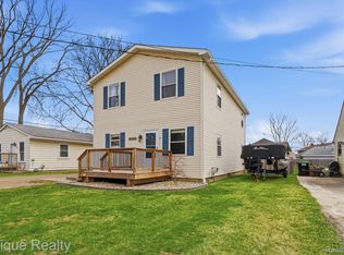 11605 Elmdale Rd, Whitmore Lake, MI