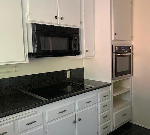 3rd image of 834 2nd St #2X2