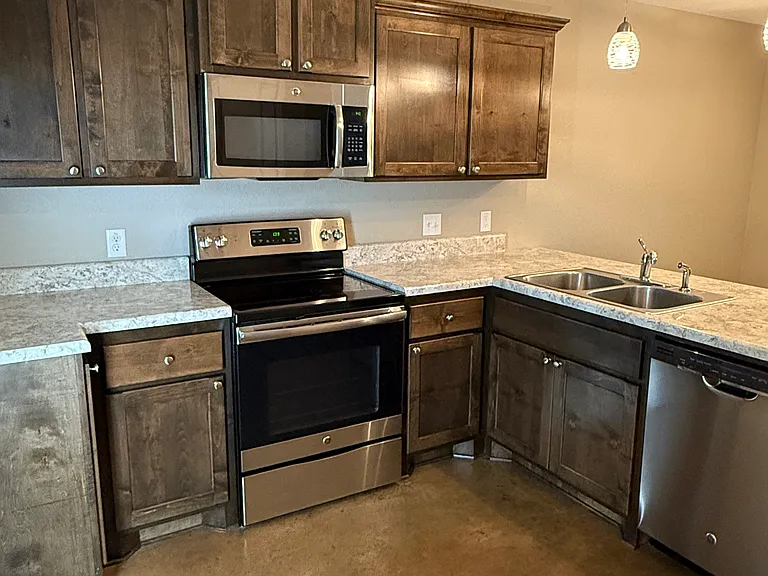 1800 Village Commons Dr #B — Photo 5