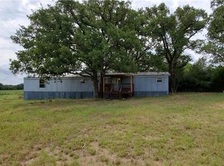 123 Three Oaks Ln, Bastrop, TX 78602