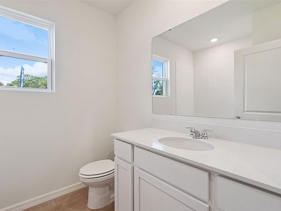 4th image of 865 Seagrove Trl