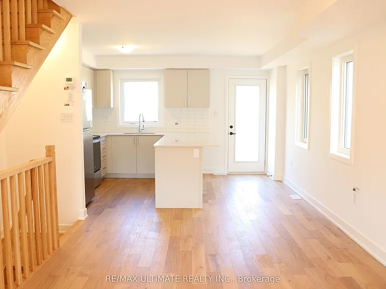 61 Flan Blvd — Photo 15