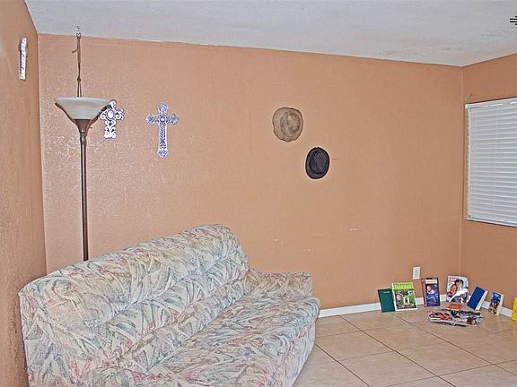 4th image of 1809 N Breckon Dr