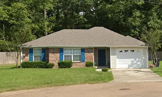 Photo 2 of 7 - 415 Dogwood Dr - Amite, LA Building Photo - 415 Dogwood Dr