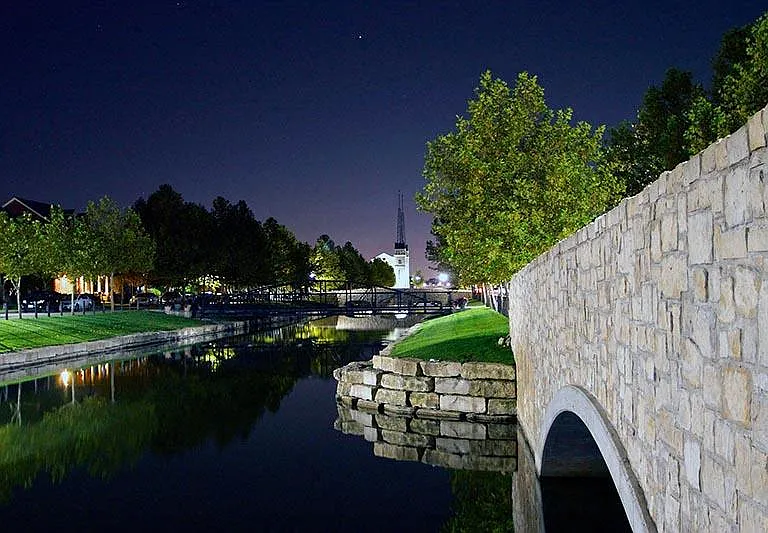 Promenade at New Town — Photo 45