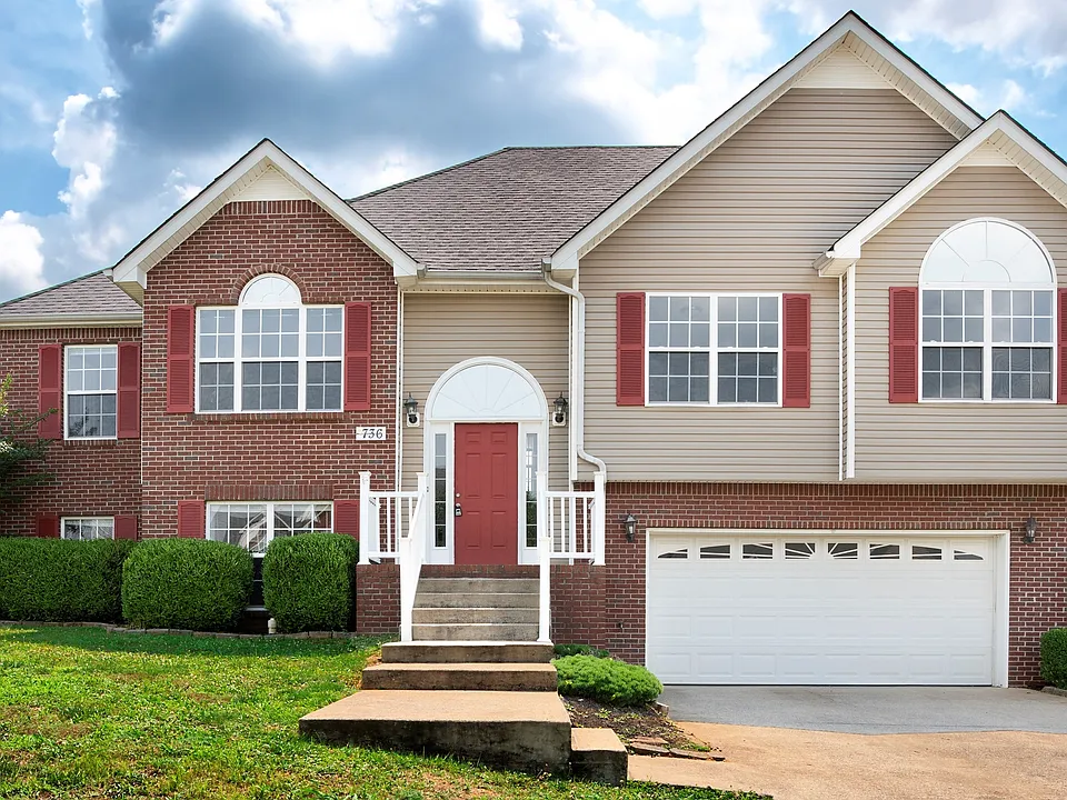 736 Winding Bluff Way
