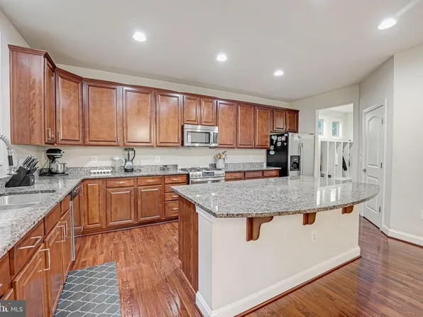 2216 Turnbuckle Ln, Woodbridge, VA 22191