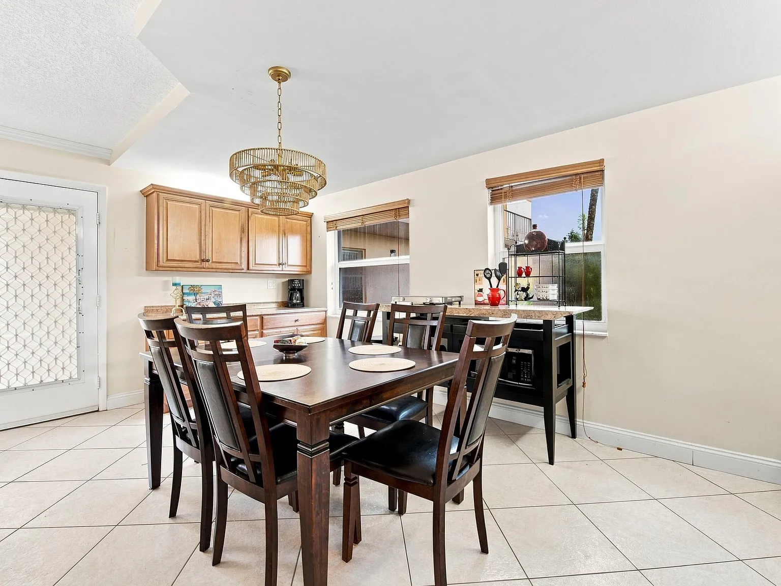 2 bed, 2.0 bath, 950 sqft, $1,750 — Photo 4
