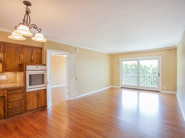 3407 Huxley St APT 36, Los Angeles, CA 90027