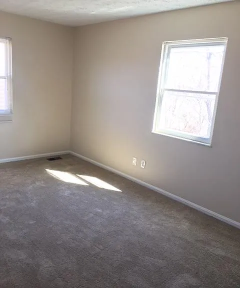 3528 Danbury Rd — Photo 15