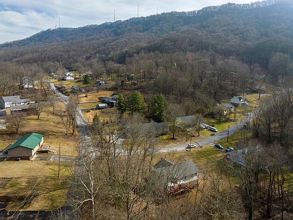 3rd image of 1000 Cox Trail Pl
