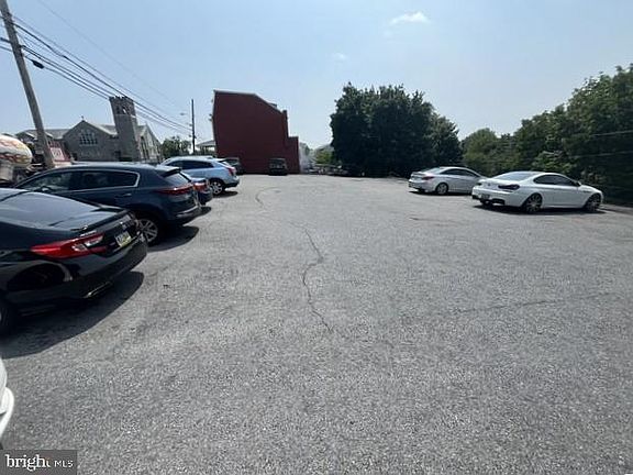 5th image of 2202 Kutztown Rd