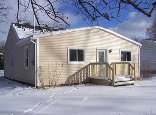 4 Chestnut Dr, Rochester, NY 14624