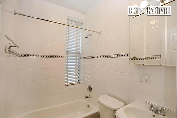 Sold by Citi Habitats | media 12