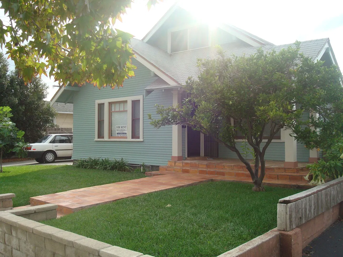 3 bed 2 bath 2 story house in Normal Heights $3500 a mo 1 year lease — Photo 2