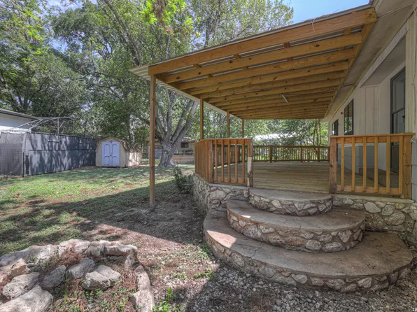 151 DEER LN, New Braunfels, TX 78130