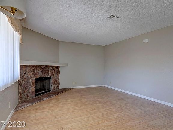 5th image of 908 Rockview Dr Unit 102