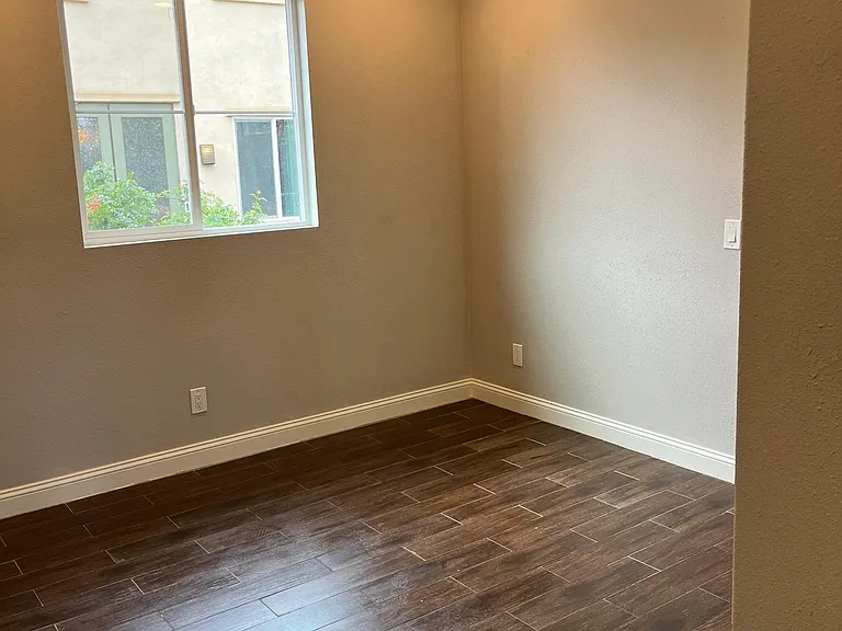 745 W 4th Ave — Photo 37